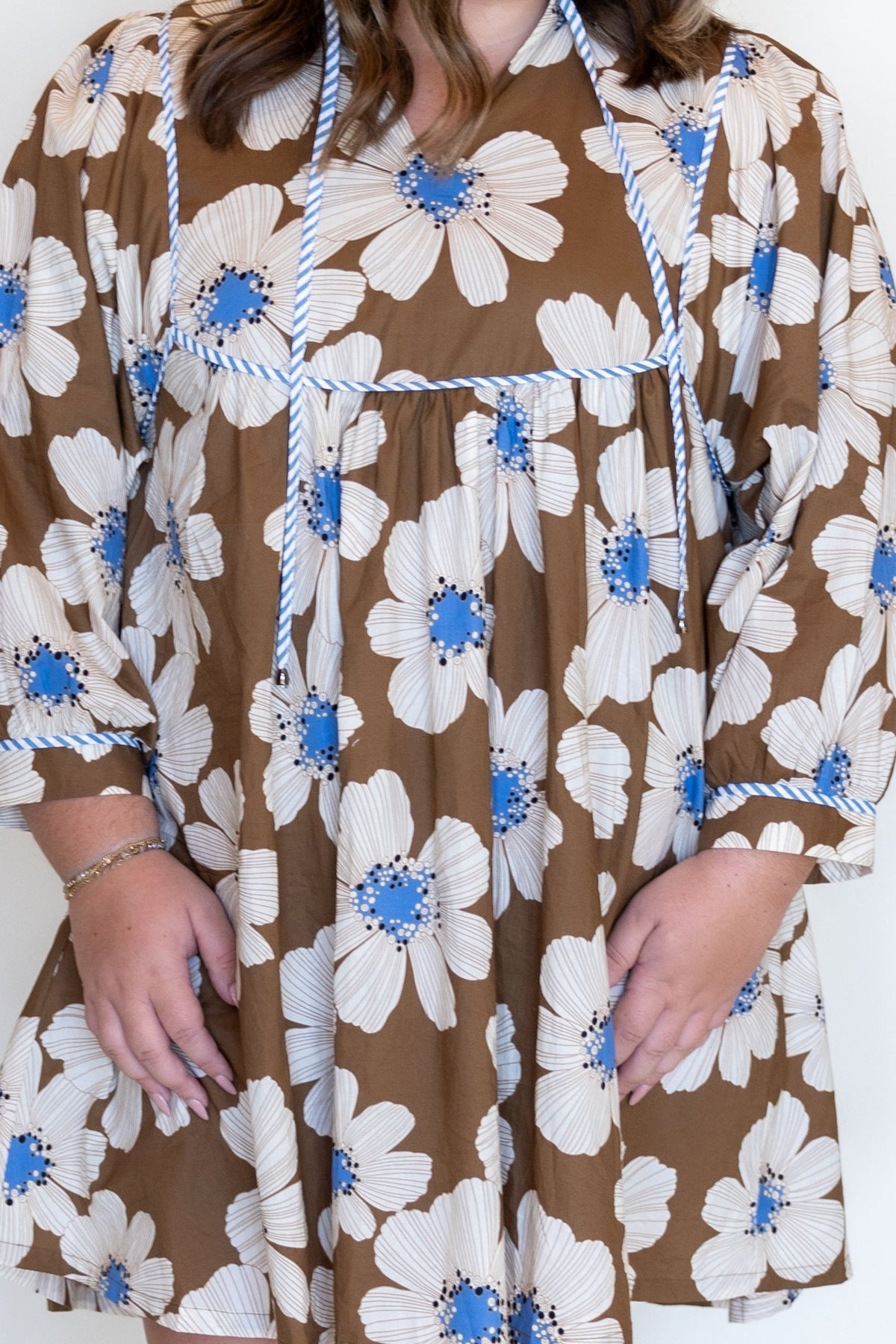 Flirty Floral Dress (Curvy)